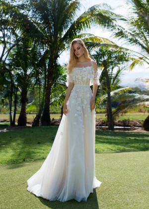 Tie Straps Ivory 3D Flowers Lace Tulle Wedding Dress